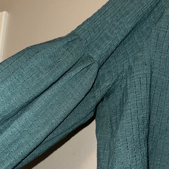 Lovestitch Dunaway V-Neck Puff Sleeve Blouse 2pc - Picture 5 of 11